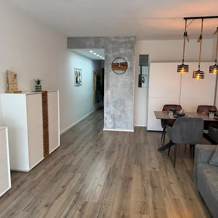 Sam Modern Mit Pool, Sauna Und Parkplatz Apartment Unterkirnach