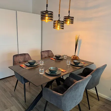Sam Modern Mit Pool, Sauna Und Parkplatz